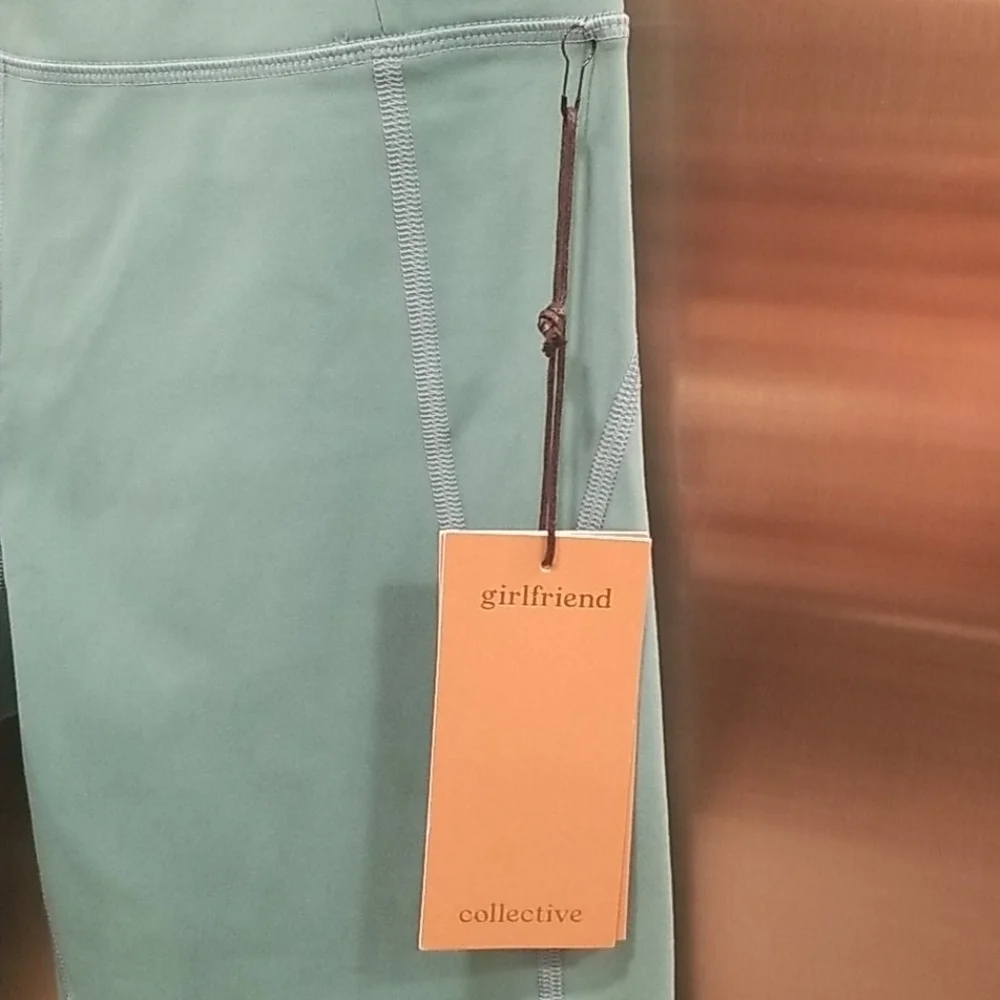 💕GIRLFRIEND💕 Compressive High-Rise Legging 3/4 M - Picture 9 of 12
